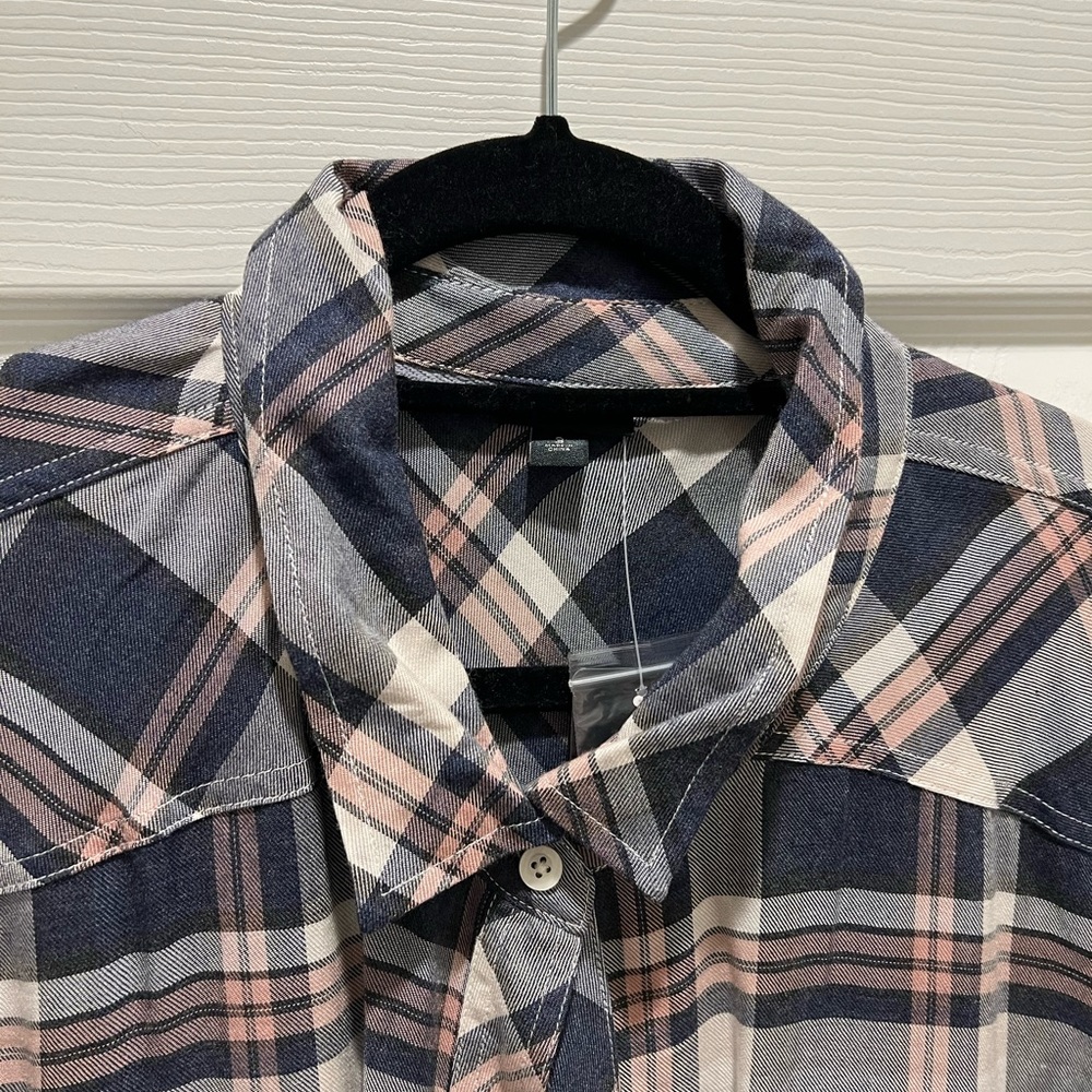 Torrid Top - Picture 7 of 13